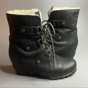 Sorel Joan of Arctic Mid Lace Up Wedge Black Leather Shearling Lux 9